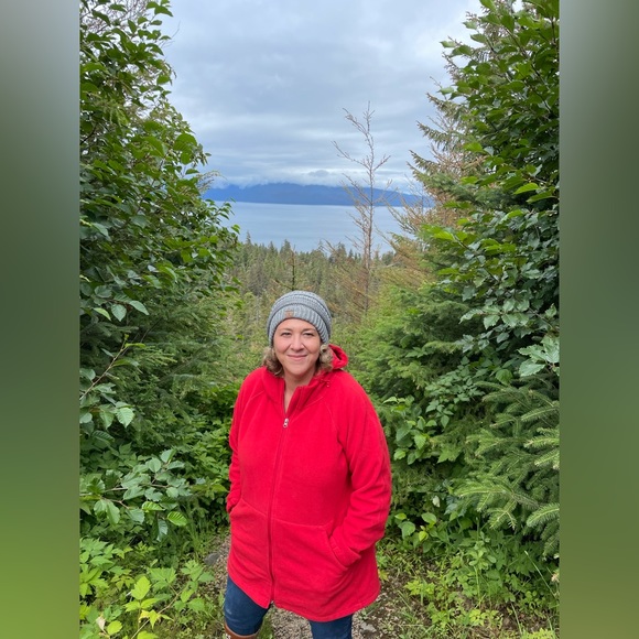 Meet your Posher, Holly - Picture 1 of 1